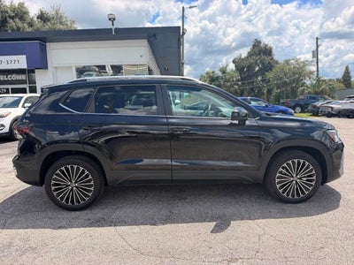 2026 Volkswagen Taos SE