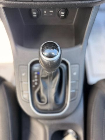 2018 Hyundai Elantra GT 2.0L 6A
